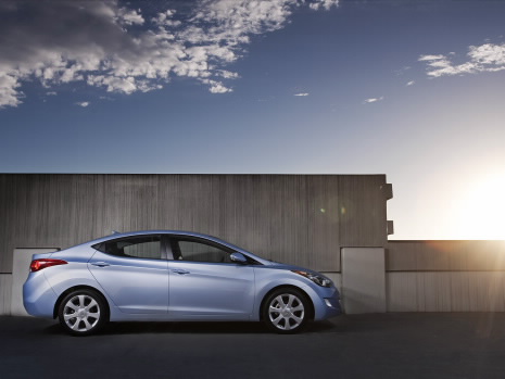 Hyundai-Elantra-2011-03.jpg