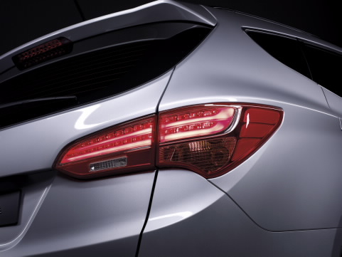The all-new Santa Fe_LED rear combination lamp.jpg